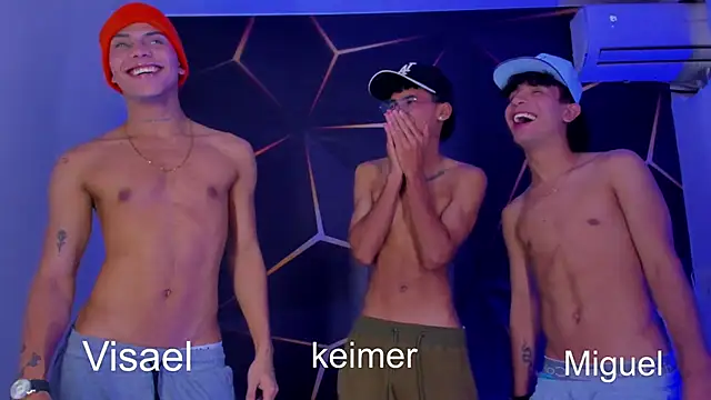 Snapshot of visaelX chatting on 01.28.25 visaelX online show from 01.28.25