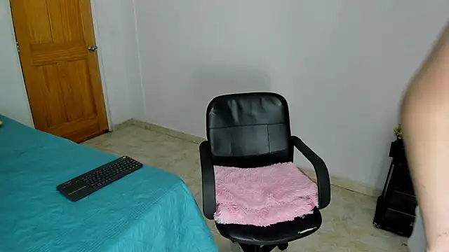  Little angel69 online show from 01.04.25