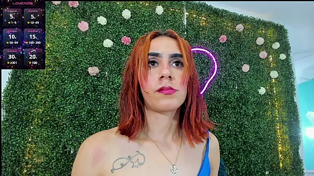 Snapshot of emy_0 chatting on 12.28.24 emy 0 online show from 12.28.24