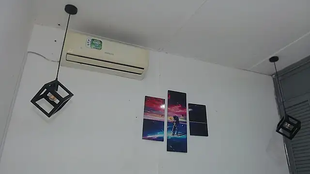 Snapshot of emy_0 chatting on 12.29.24 emy 0 online show from 12.29.24