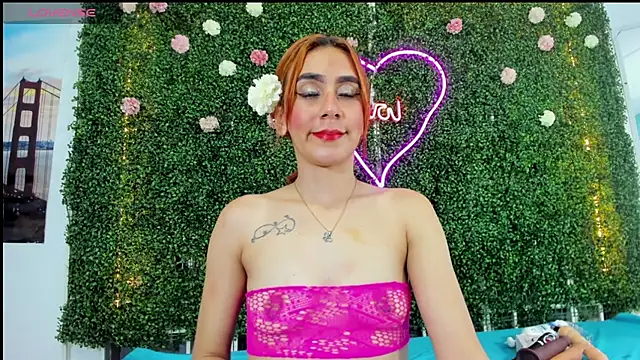 Snapshot of emy_0 chatting on 01.05.25 emy 0 online show from 01.05.25