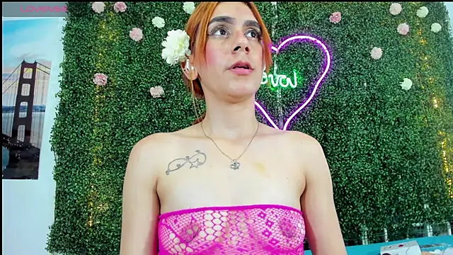 Snapshot of emy_0 chatting on 01.05.25 emy 0 online show from 01.05.25