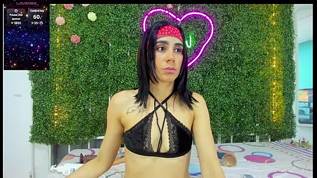 Snapshot of emy_0 chatting on 03.14.25 emy 0 online show from 03.14.25