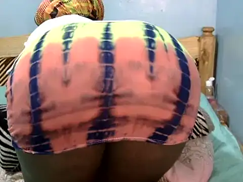 Snapshot of medinahswee chatting on 02.05.25 medinahswee online show from 02.05.25