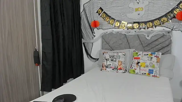 Snapshot of brittanypalmer2023 chatting on 10.23.25 brittanypalmer2023 online show from 10.23.25