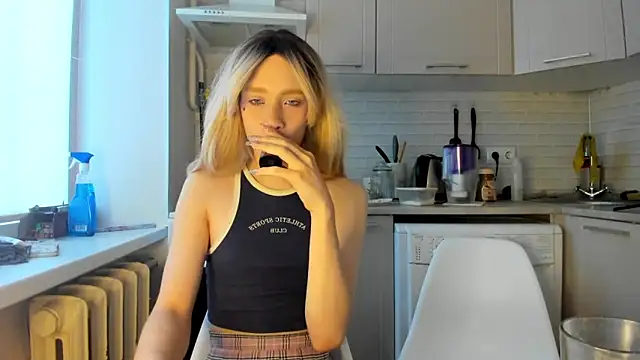  Alice Kitty online show from 01.05.25