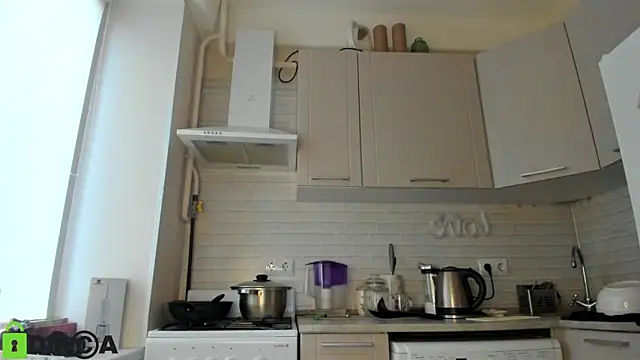  Alice Kitty online show from 03.06.25