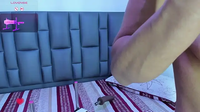 Abbyadams online show from 12.04.25