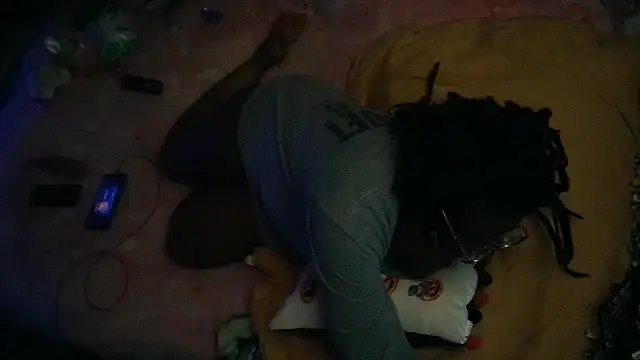 Snapshot of EbonyFetishQueen chatting on 10.29.25 EbonyFetishQueen online show from 10.29.25