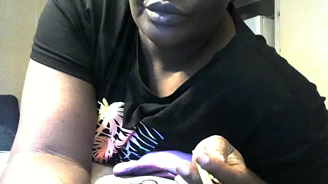 Snapshot of EbonyFetishQueen chatting on 11.07.25 EbonyFetishQueen online show from 11.07.25