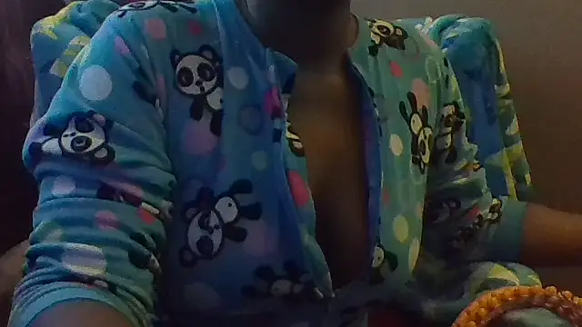 Snapshot of EbonyFetishQueen chatting on 01.12.26 EbonyFetishQueen online show from 01.12.26