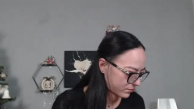 IzabelllNoir online show from 12.18.25