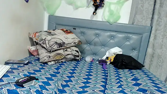 Snapshot of andre20a31 chatting on 10.30.25 andre20a31 online show from 10.30.25