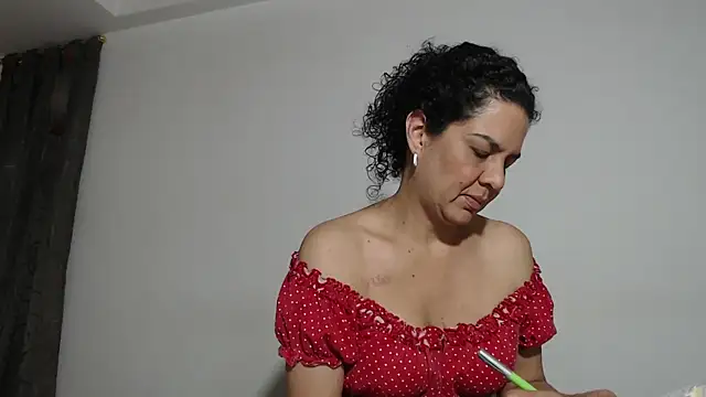 Snapshot of Sharickleon11 chatting on 02.24.26 Sharickleon11 online show from 02.24.26