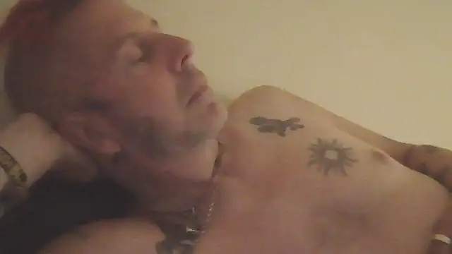 Snapshot of SHARPSkinhead chatting on 07.13.26 SHARPSkinhead online show from 07.13.26