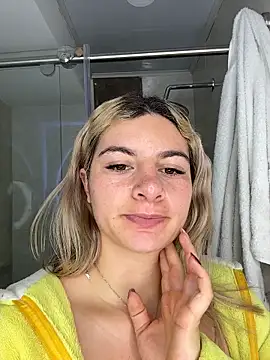 Snapshot of AtheneaRossi chatting on 03.03.26 AtheneaRossi online show from 03.03.26
