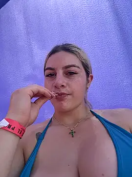Snapshot of AtheneaRossi chatting on 03.15.26 AtheneaRossi online show from 03.15.26