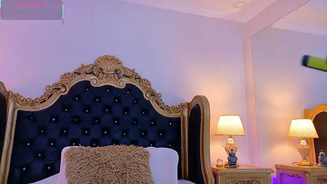 AdelinaVans online show from 02.19.26