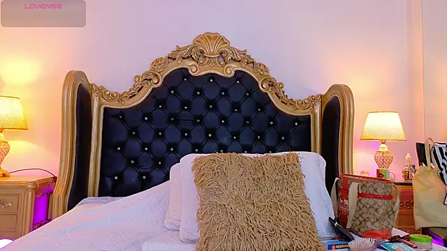 AdelinaVans online show from 03.18.26