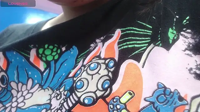 Snapshot of vitoria23_ chatting on 03.18.25 vitoria23 online show from 03.18.25