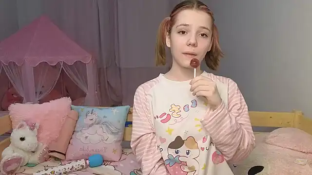 PrincessLittleKiki online show from 02.16.26