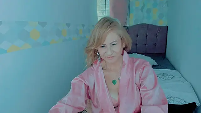 ScarletHoot  online show from 12.30.24