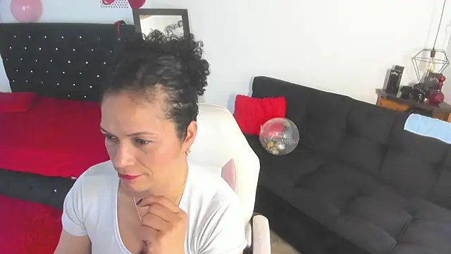 Snapshot of Aliciia_cute1 chatting on 06.30.26 Aliciia cute1 online show from 06.30.26