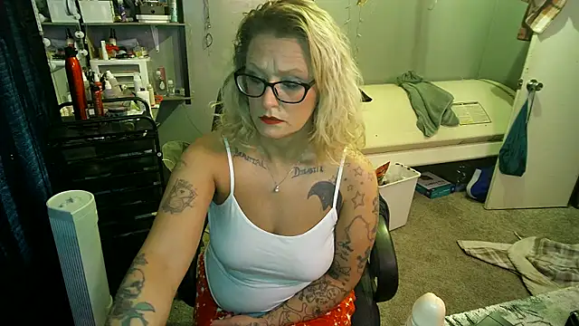Lisalovely6981 online show from 02.21.25