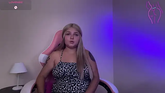 SweetPaige  online show from 02.28.25