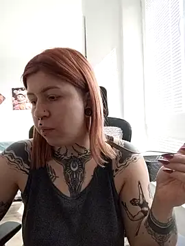 Snapshot of divine_eve chatting on 03.08.26 divine eve online show from 03.08.26