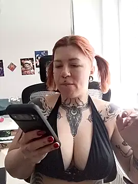 Snapshot of divine_eve chatting on 03.18.26 divine eve online show from 03.18.26