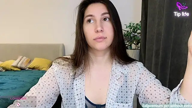 Snapshot of marrycolins chatting on 02.11.26 marrycolins online show from 02.11.26