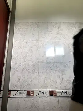 LinnaGardenia online show from 10.21.25