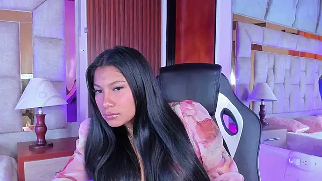 LinnaGardenia online show from 01.11.26