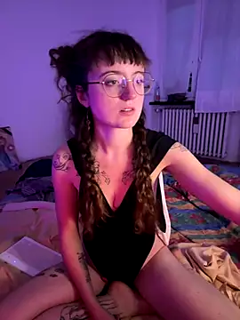 Snapshot of _foxygirl_ chatting on 10.16.25 foxygirl online show from 10.16.25