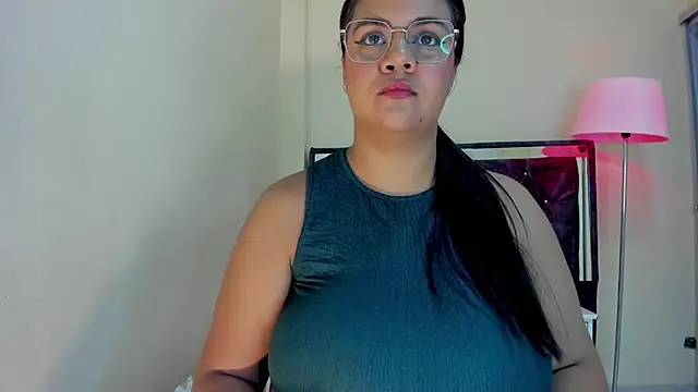 Snapshot of Gabriela_Brown chatting on 10.18.25 Gabriela Brown online show from 10.18.25