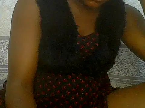 Snapshot of pretty_nanah chatting on 10.04.25 pretty nanah online show from 10.04.25