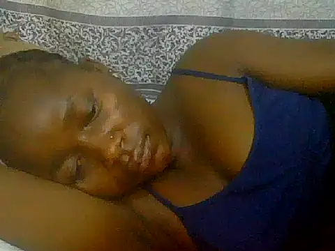 Snapshot of pretty_nanah chatting on 10.21.25 pretty nanah online show from 10.21.25