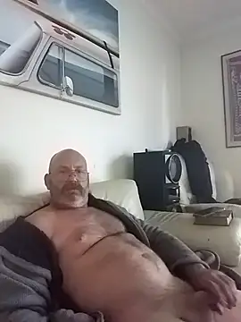 Snapshot of iambradz chatting on 02.20.25 iambradz online show from 02.20.25