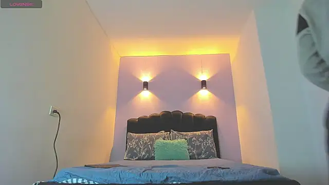 Sofia Clauss  online show from 10.12.25