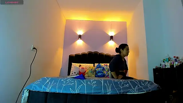 Sofia Clauss  online show from 01.14.26