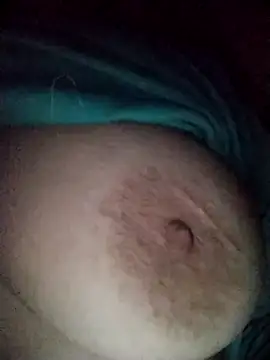 Snapshot of riam_nm chatting on 02.15.25 riam nm online show from 02.15.25