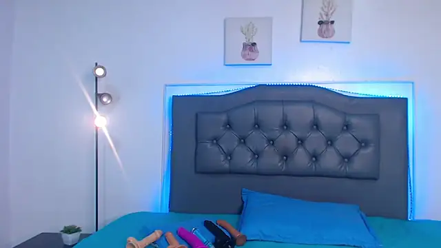 candy lux  online show from 11.26.25