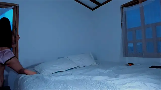 Lauren A online show from 03.08.25