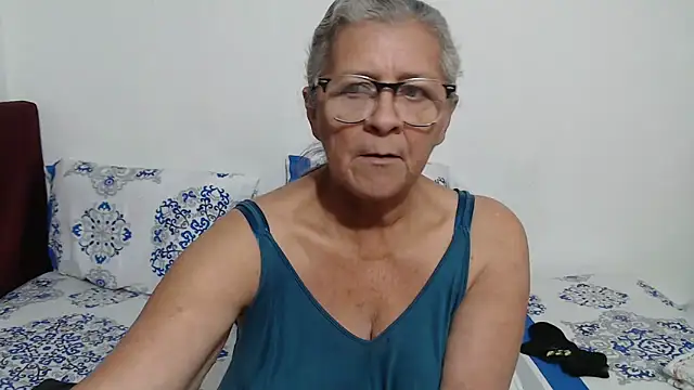 Snapshot of candy_mature_ chatting on 04.22.26 candy mature online show from 04.22.26