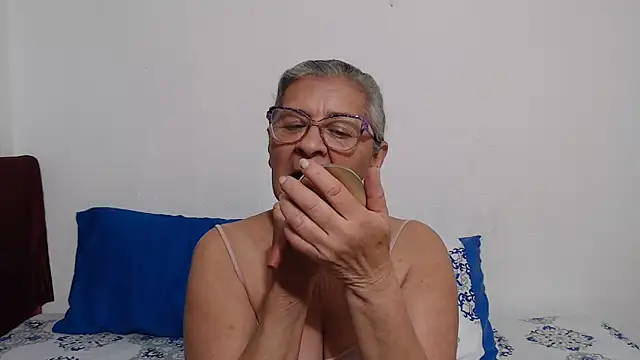 Snapshot of candy_mature_ chatting on 05.08.26 candy mature online show from 05.08.26