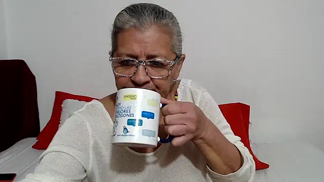Snapshot of candy_mature_ chatting on 05.24.26 candy mature online show from 05.24.26