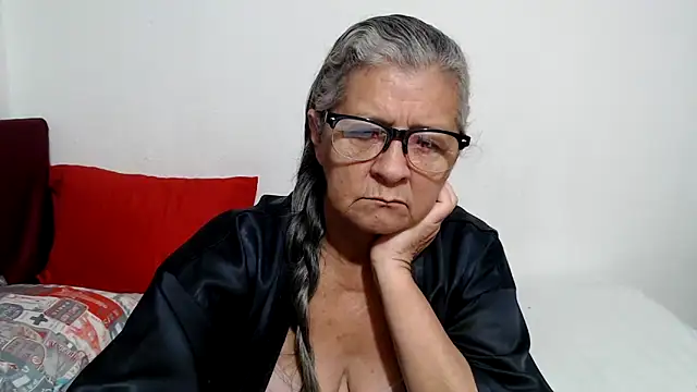 Snapshot of candy_mature_ chatting on 05.28.26 candy mature online show from 05.28.26