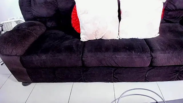 yiauana online show from 03.17.25