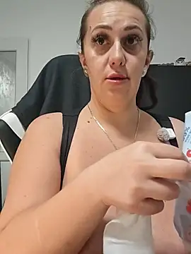 AvaLloyd online show from 11.19.25